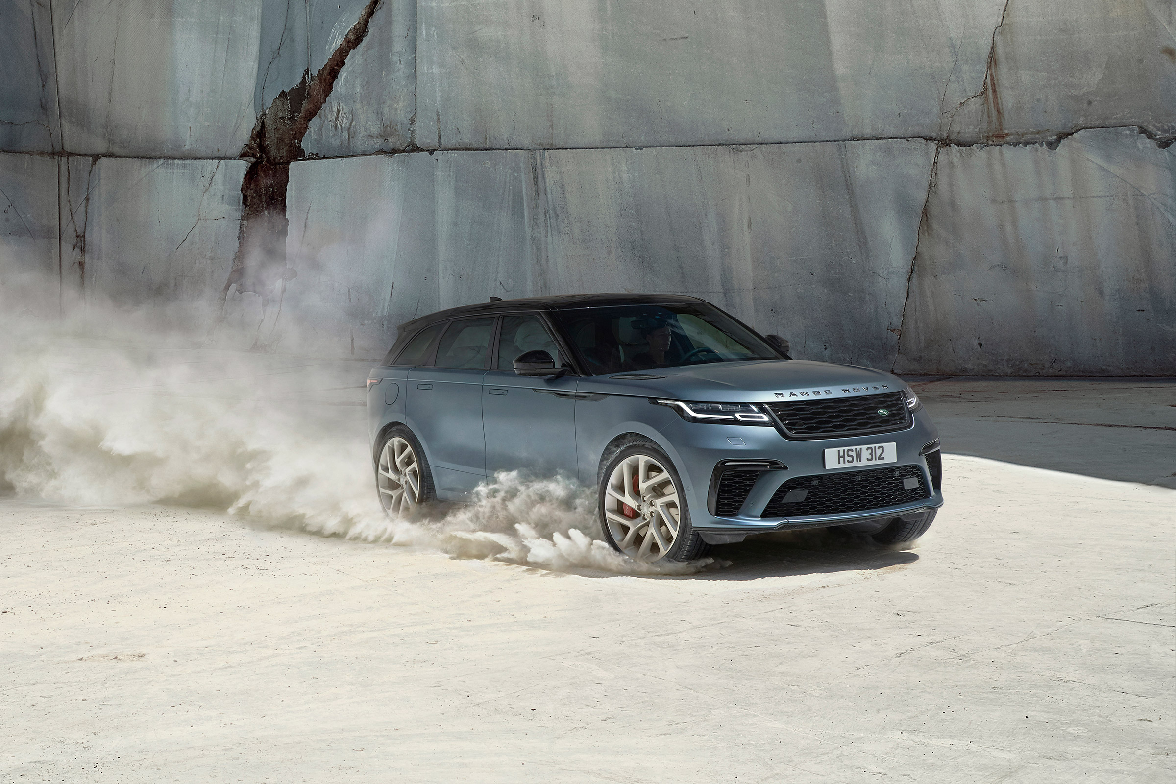 Range Rover Velar SV Auto - front quarter