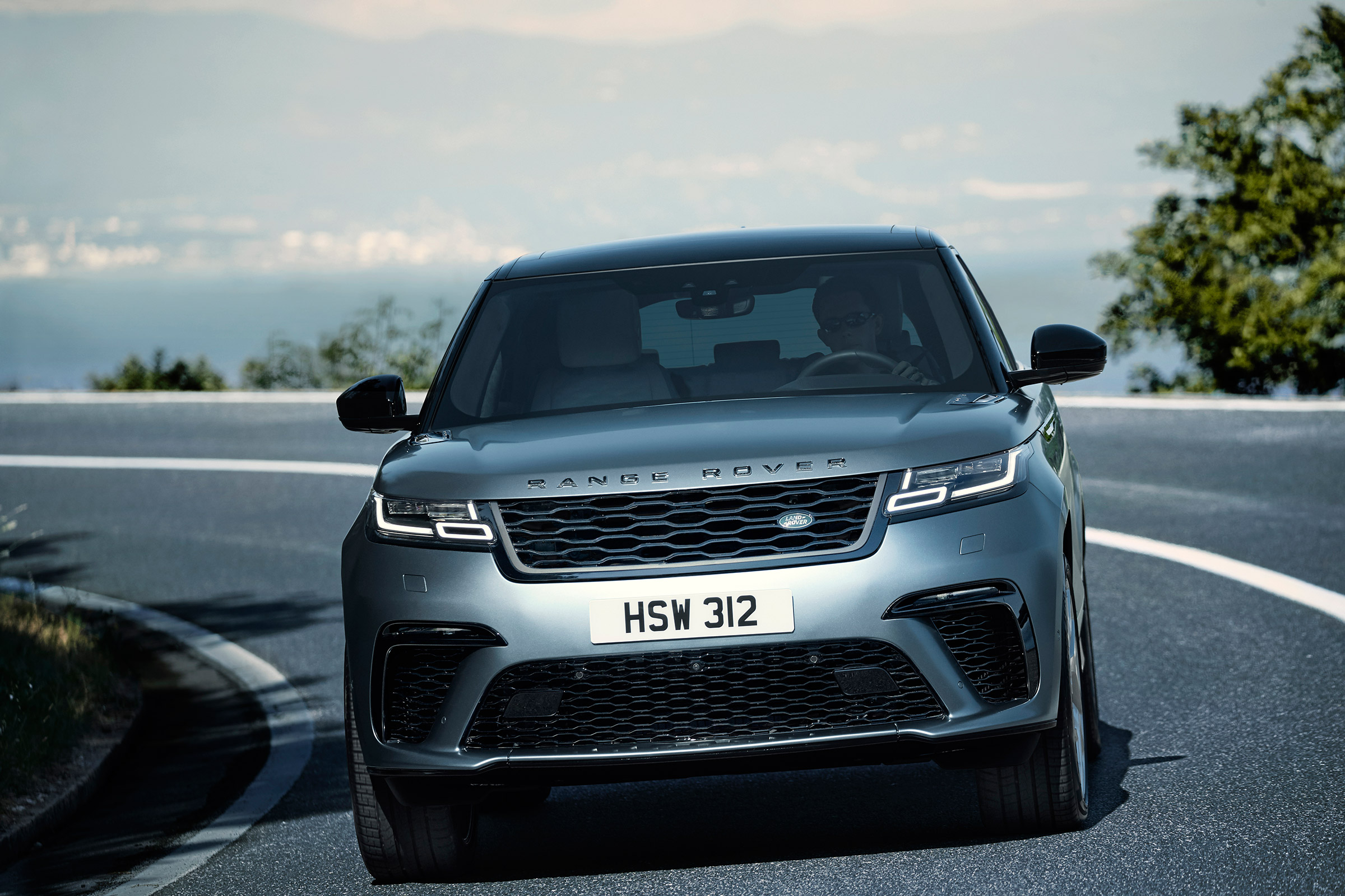 Range Rover Velar SV Auto - more front tracking
