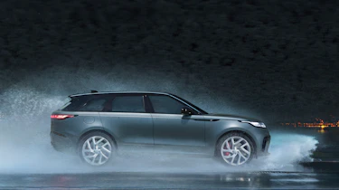 Range Rover Velar SV Auto - profile