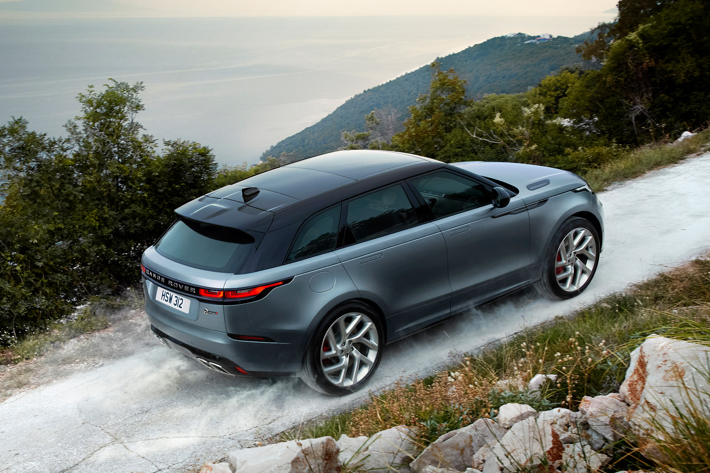 Range Rover Velar SV Auto - top