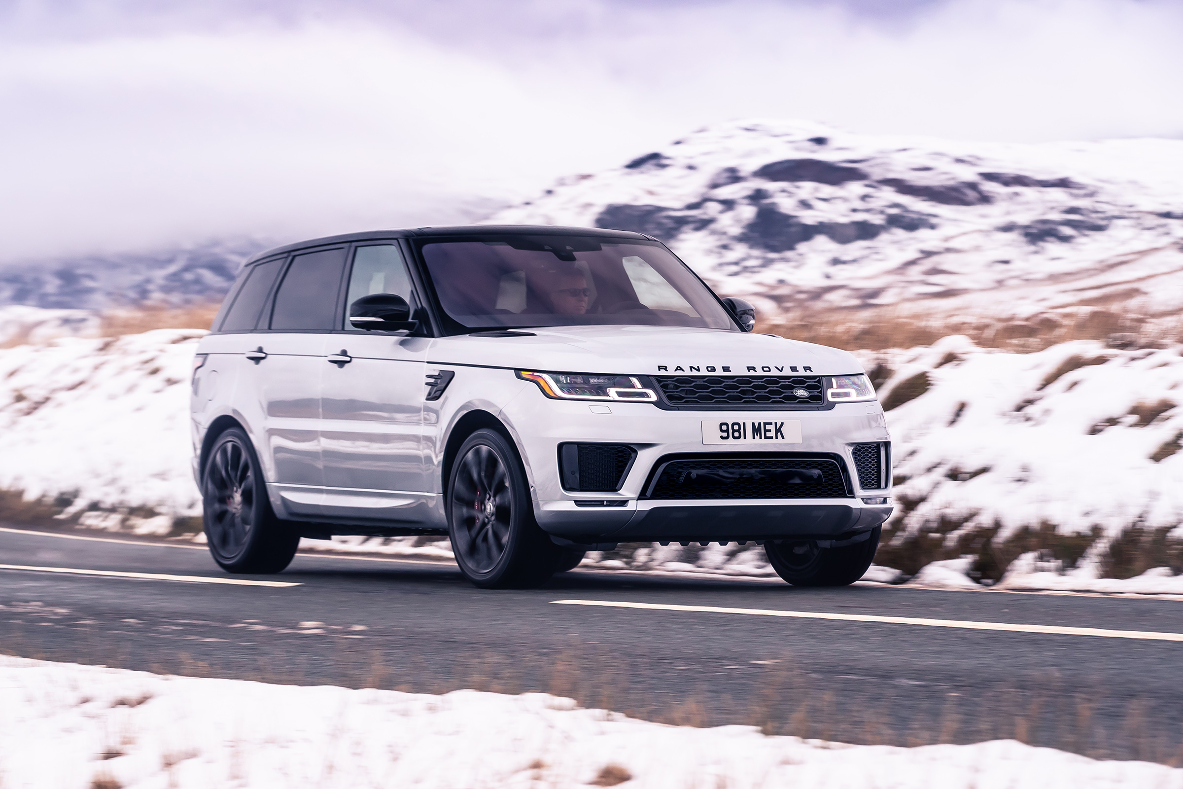 Range Rover Sport Ingenium front