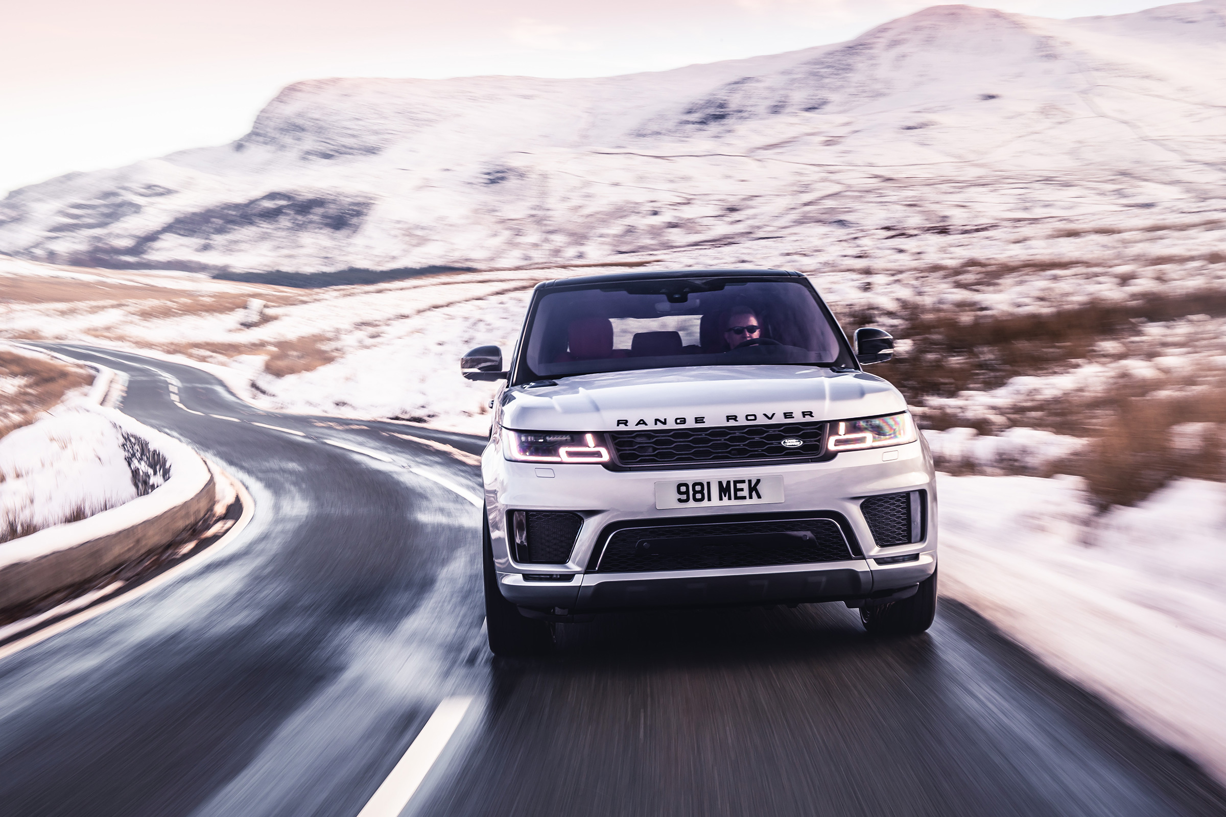 Range Rover Sport Ingenium front