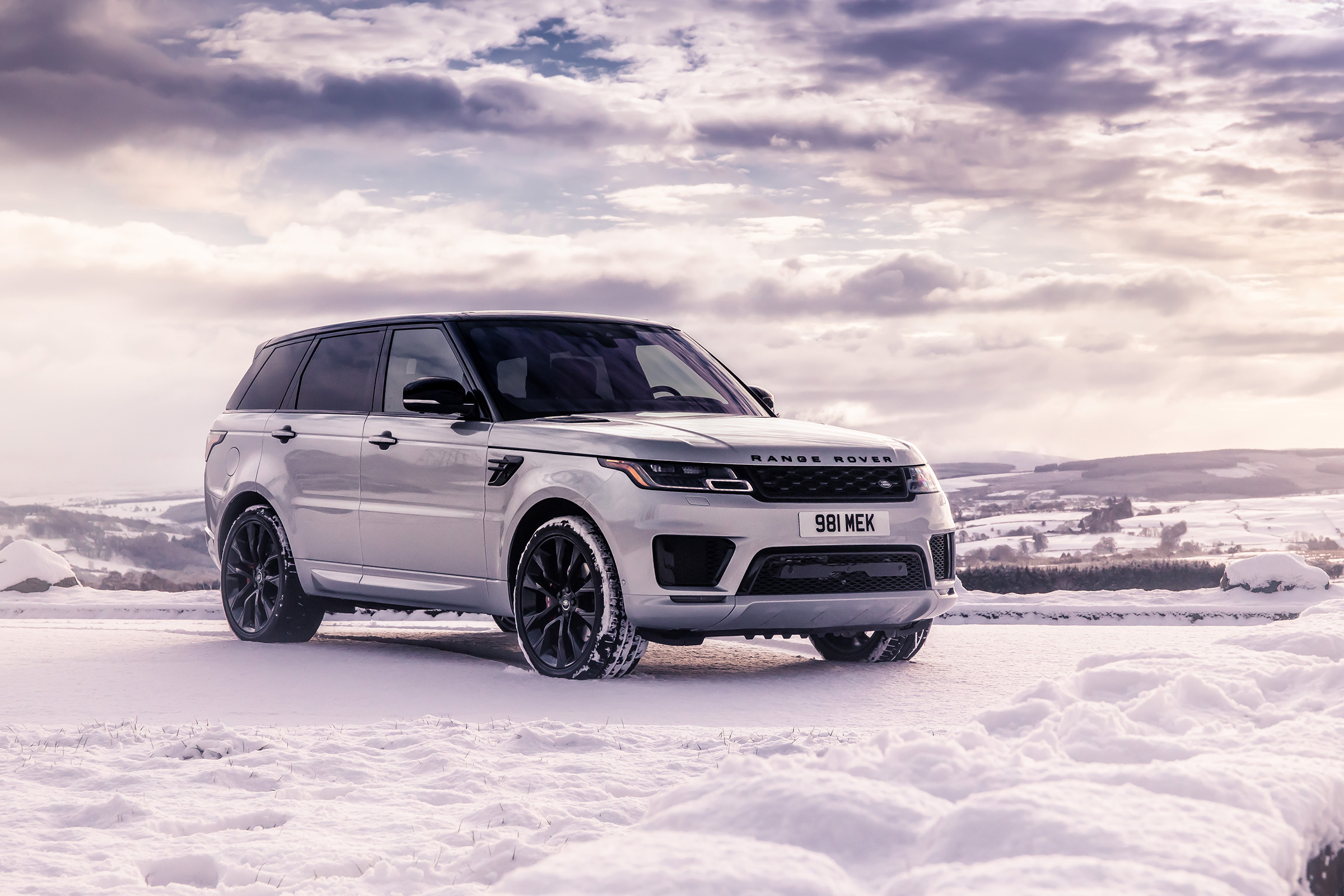Range Rover Sport Ingenium front