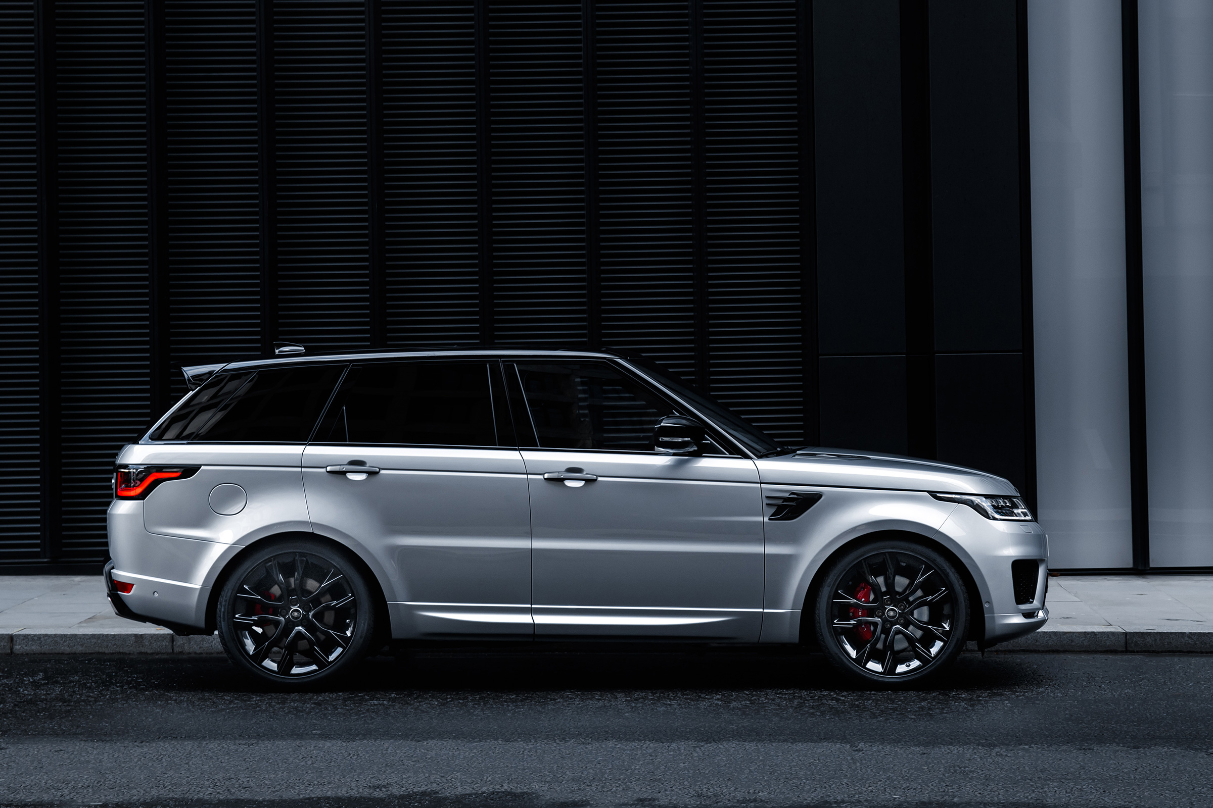 Range Rover Sport Ingenium side