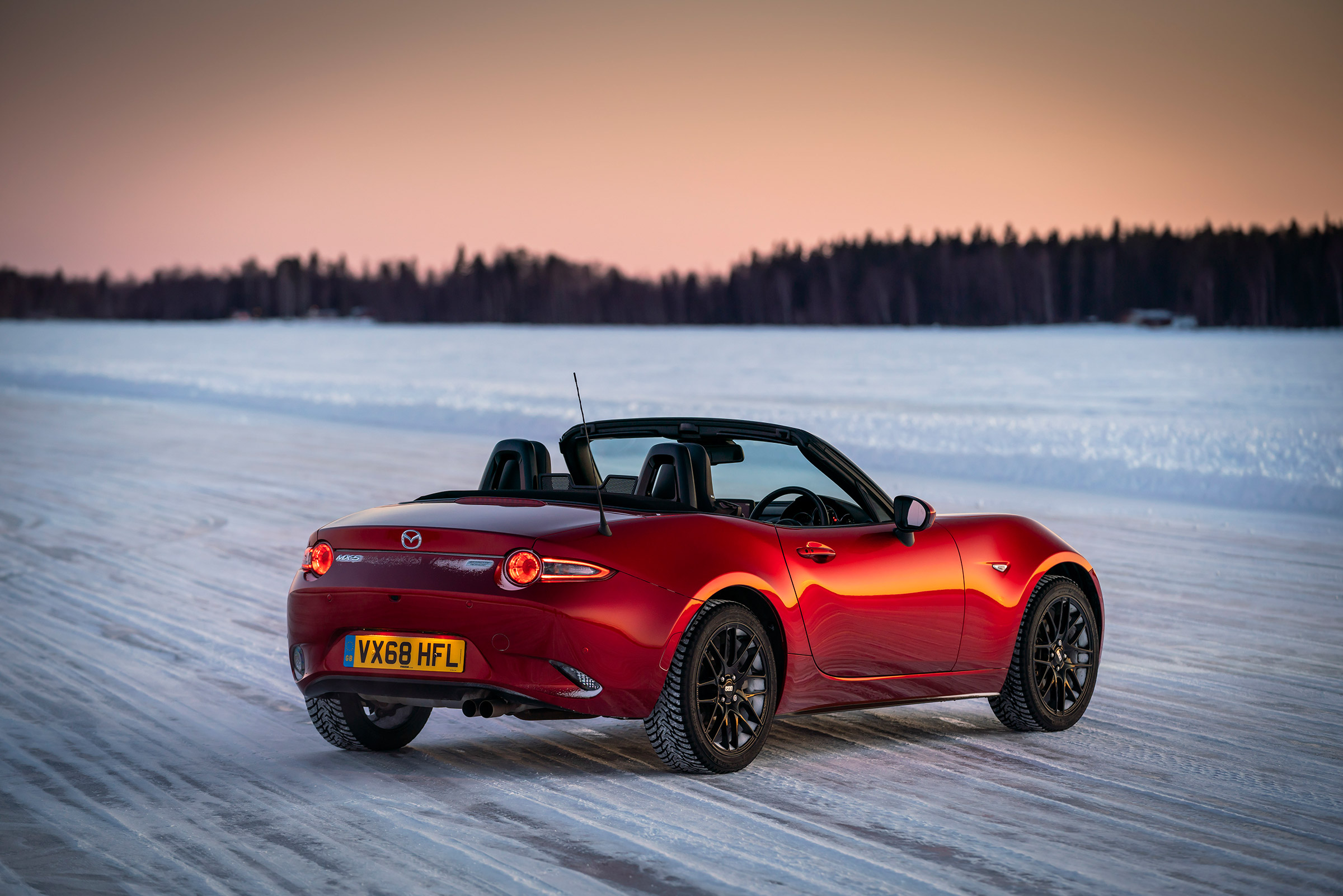 Mazda MX-5 2019 - rear quarter