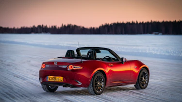 Mazda MX-5 2019 - rear quarter