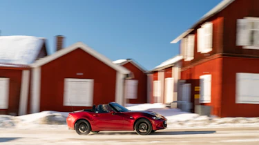 Mazda MX-5 2019 - side