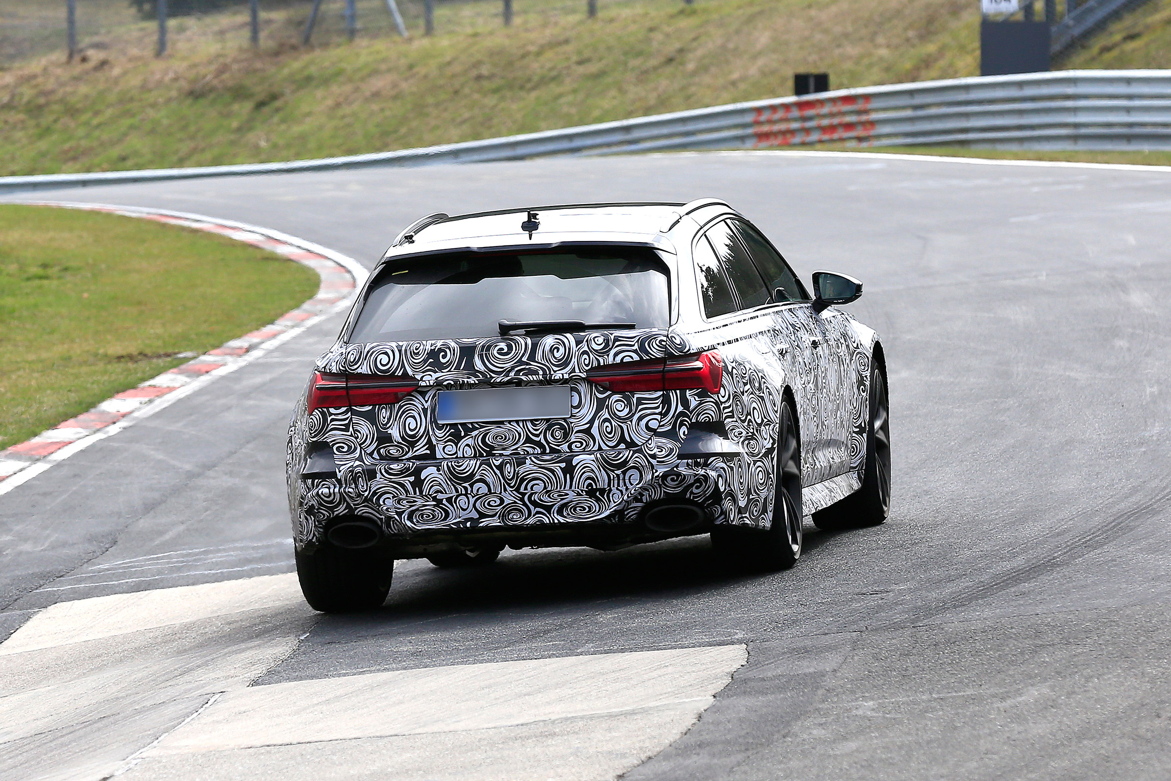 Audi RS6 Avant spied 2019 (body-on) - tail