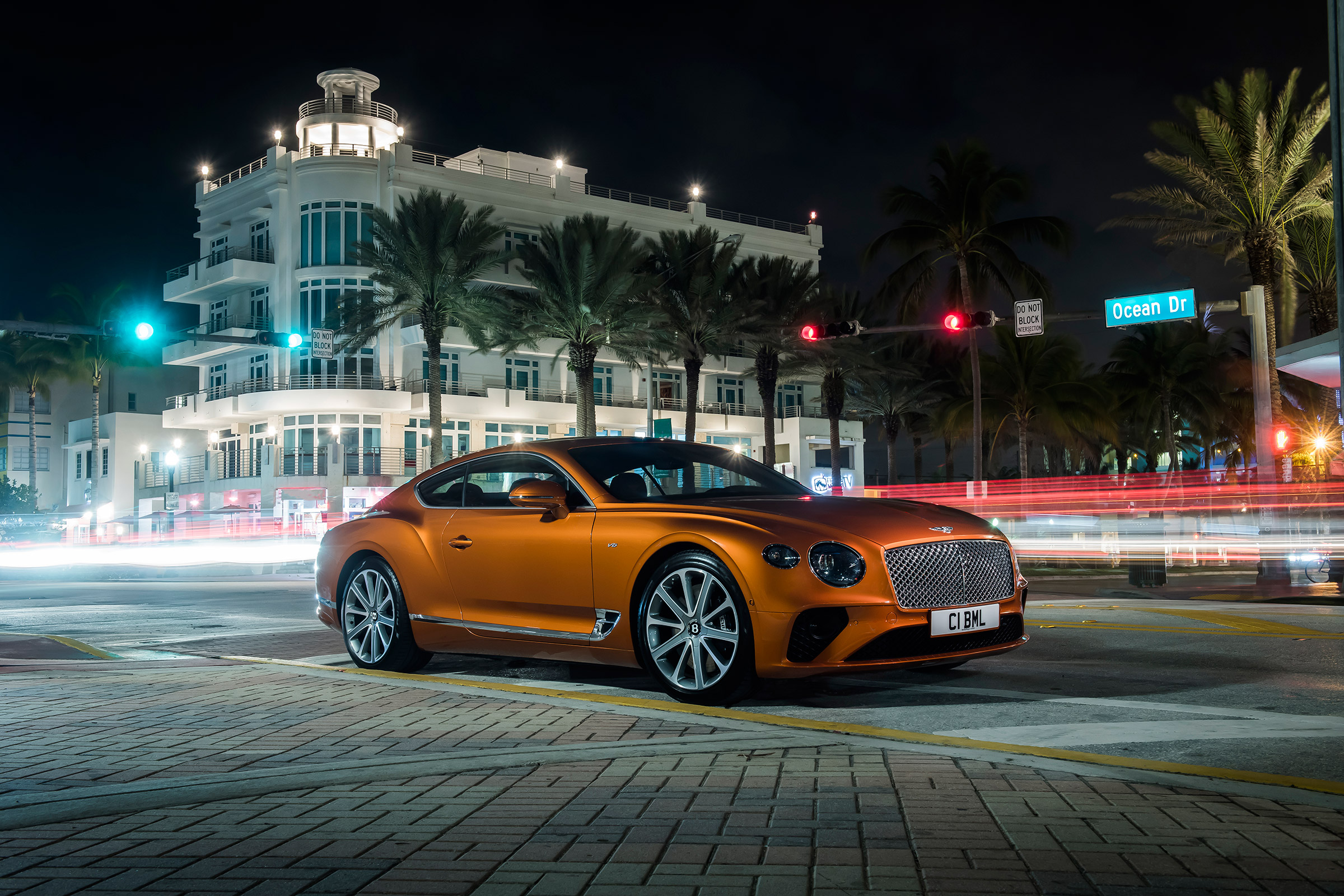 Bentley Continental GT V8 - front quarter