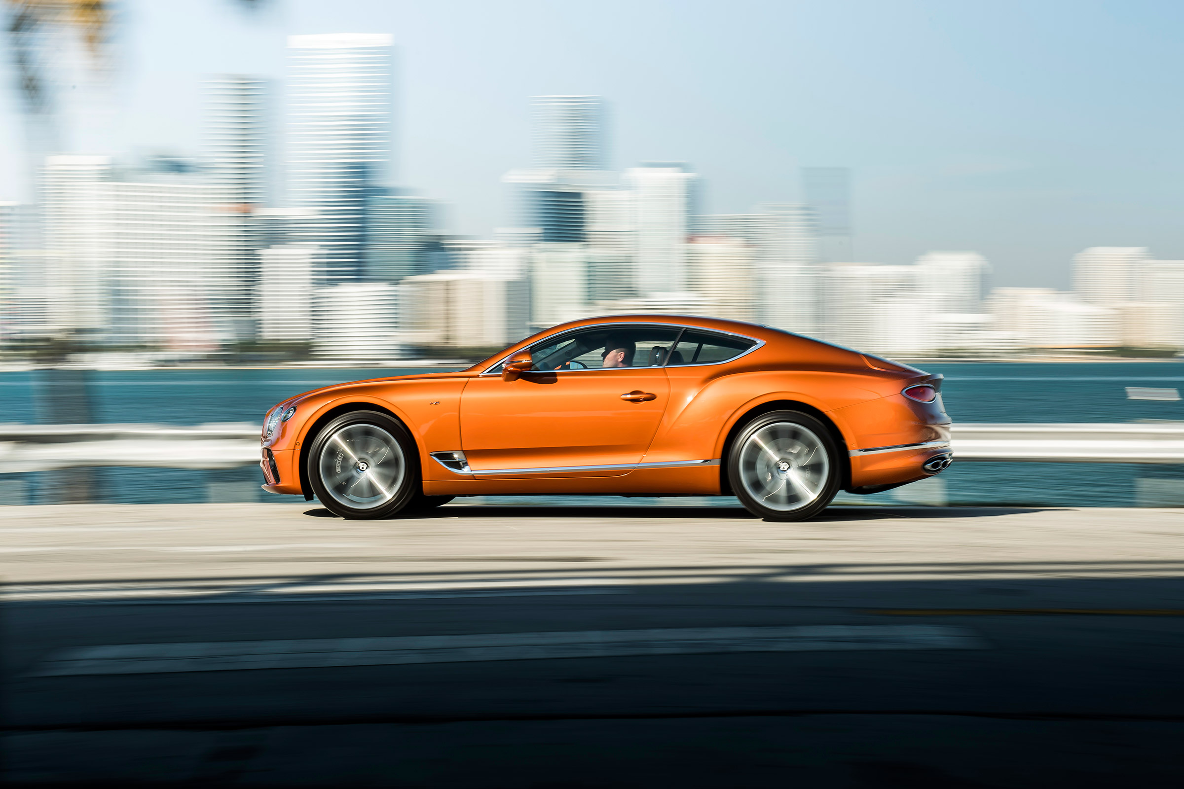 Bentley Continental GT V8 - profile