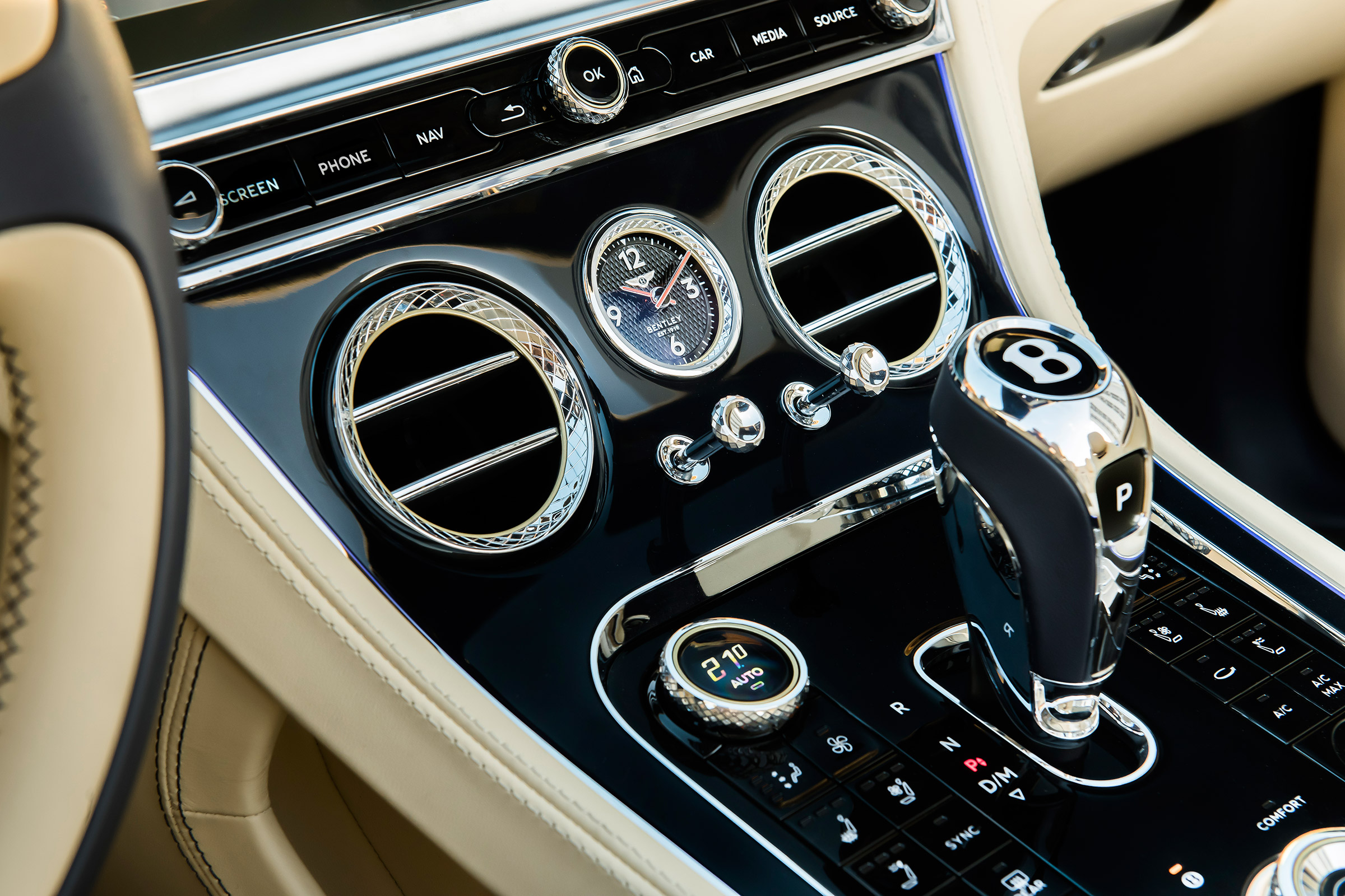 Bentley Continental GT Convertible V8 - dash