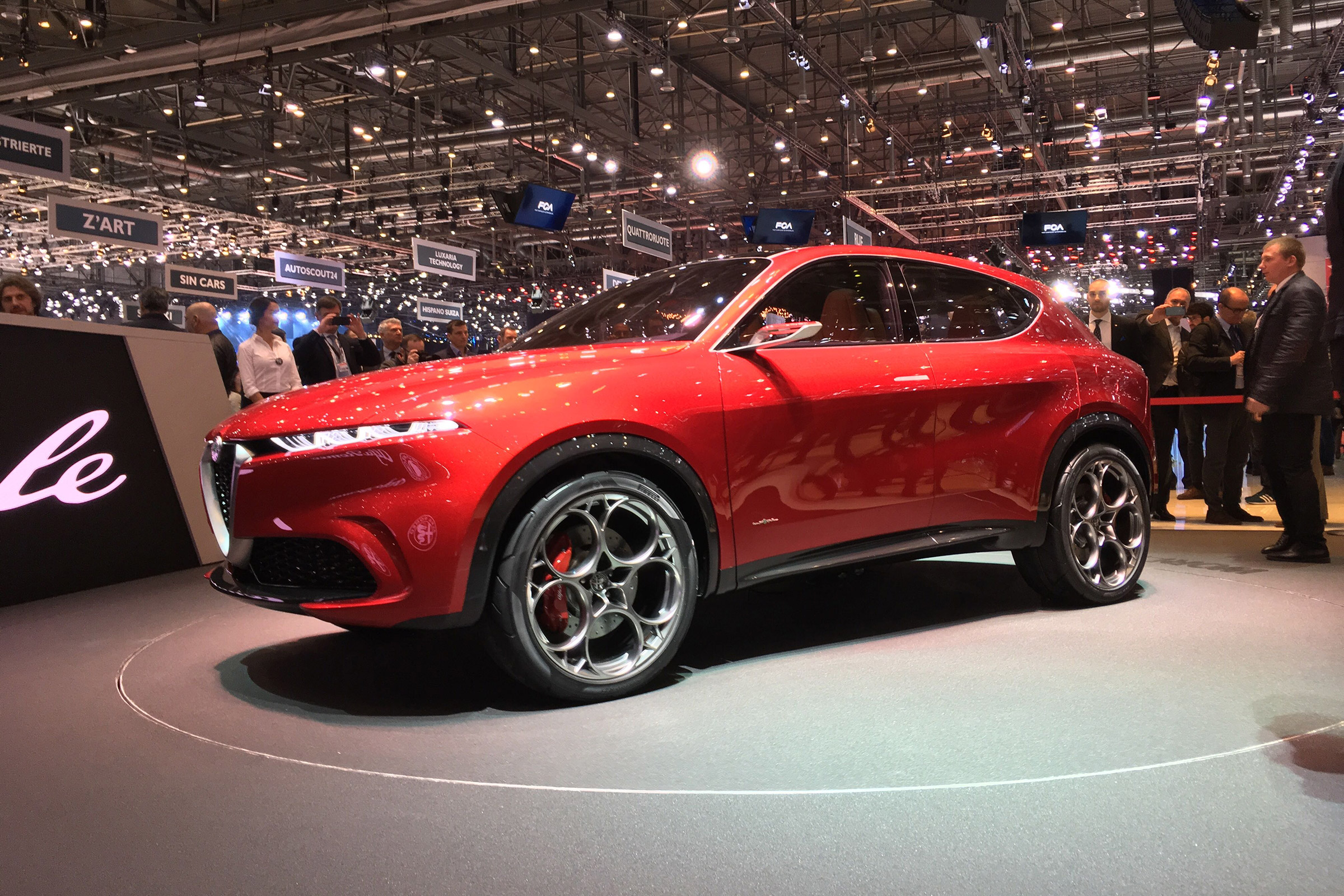 Alfa Romeo Tonale - front quarter