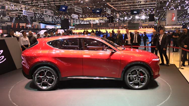 Alfa Romeo Tonale - side