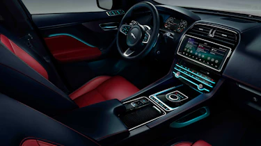 Jaguar F-Pace Chequered - dash