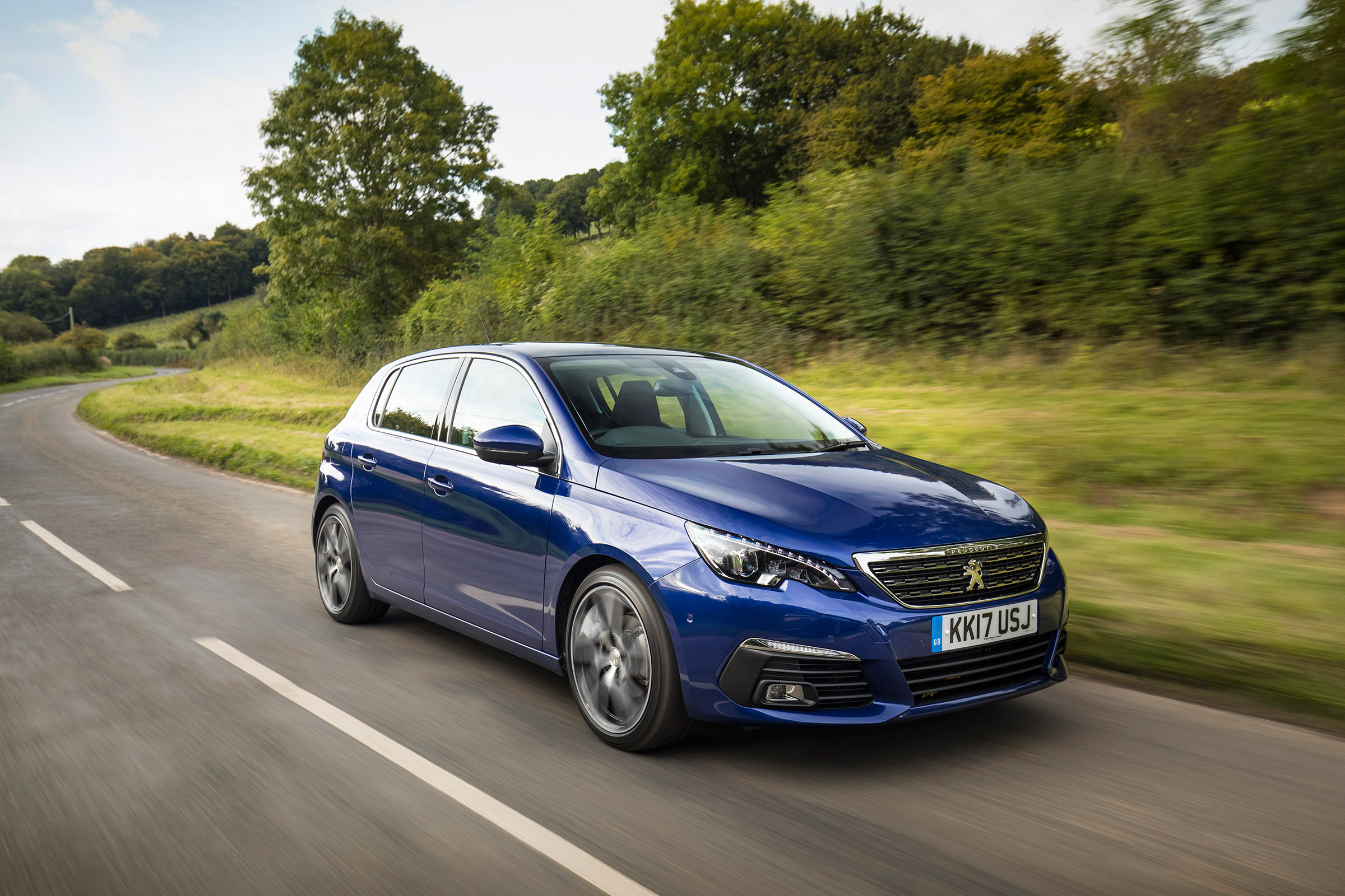 Peugeot 308 2019 - front tracking