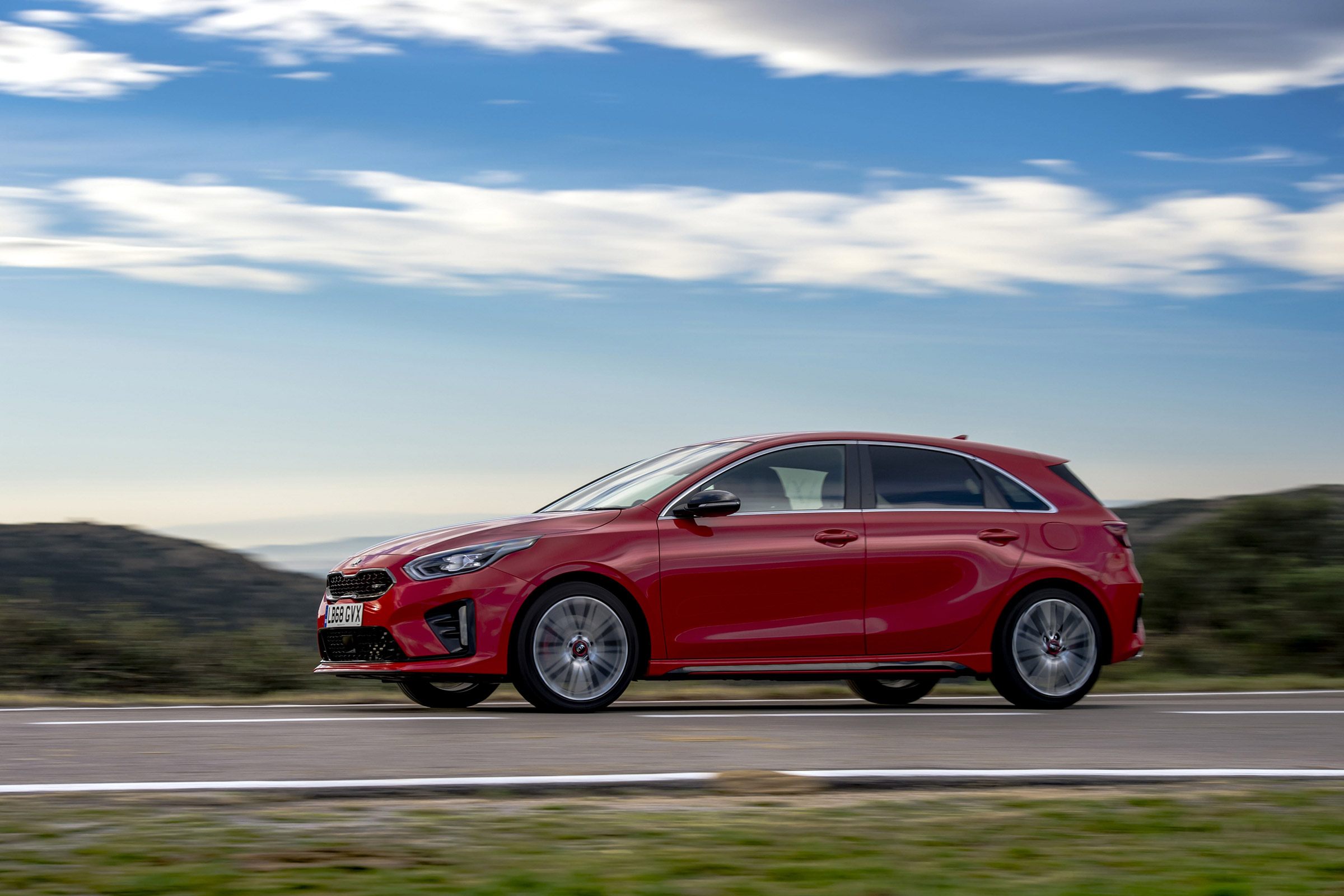 Kia Ceed GT review - side