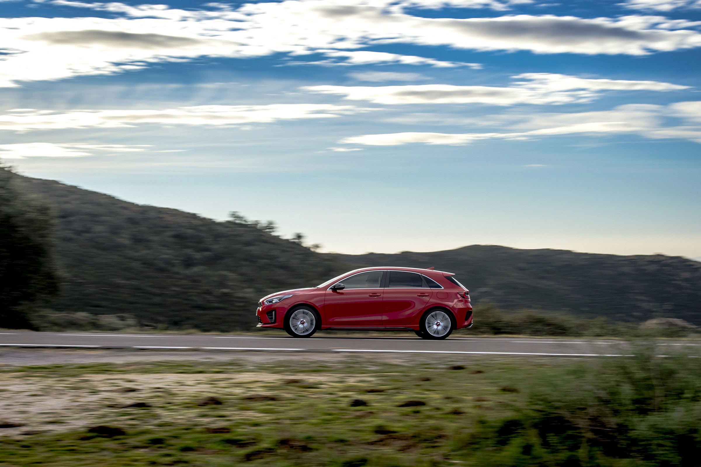 Kia Ceed GT review - profile
