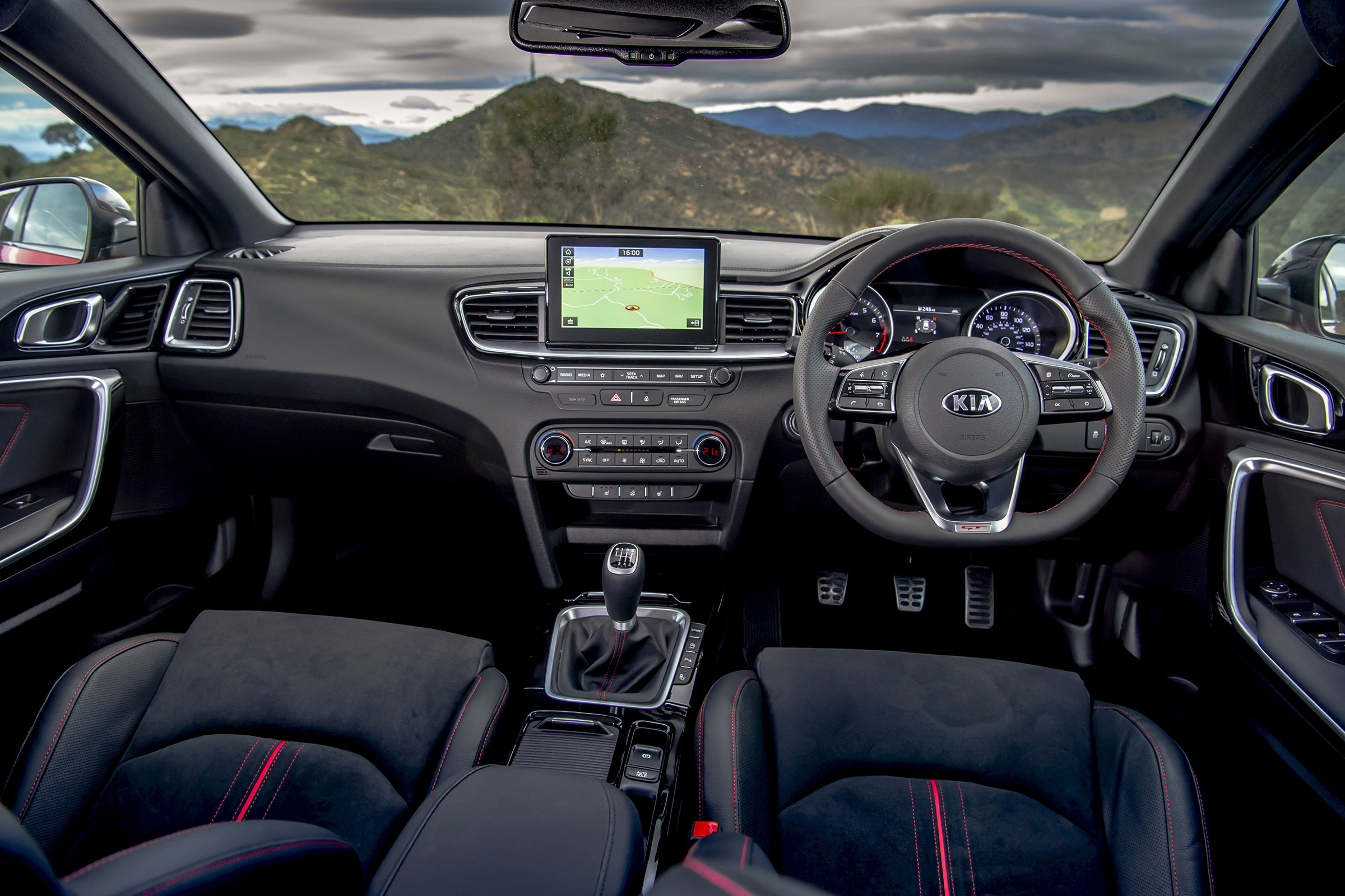 Kia Ceed GT review - dash