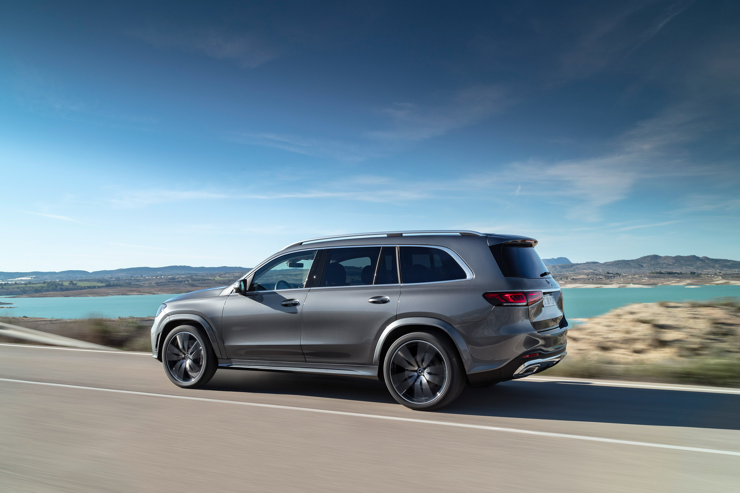 Mercedes GLS - side
