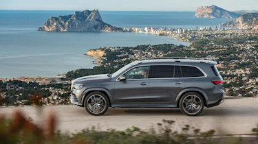 Mercedes GLS - side