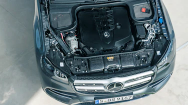 Mercedes GLS - engine
