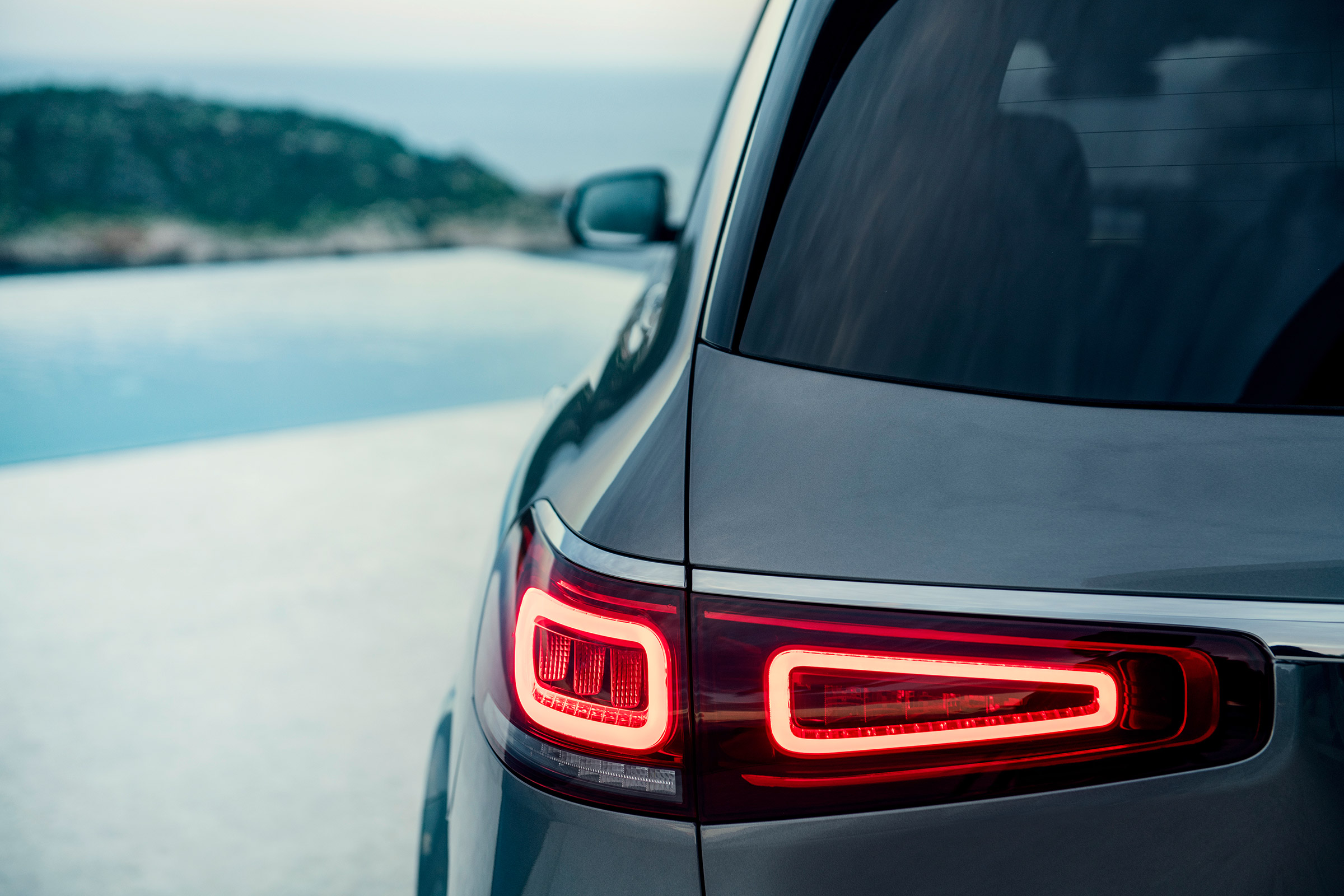 Mercedes GLS - rear lights