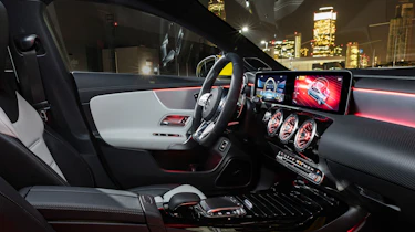 Mercedes-AMG CLA35 - dash