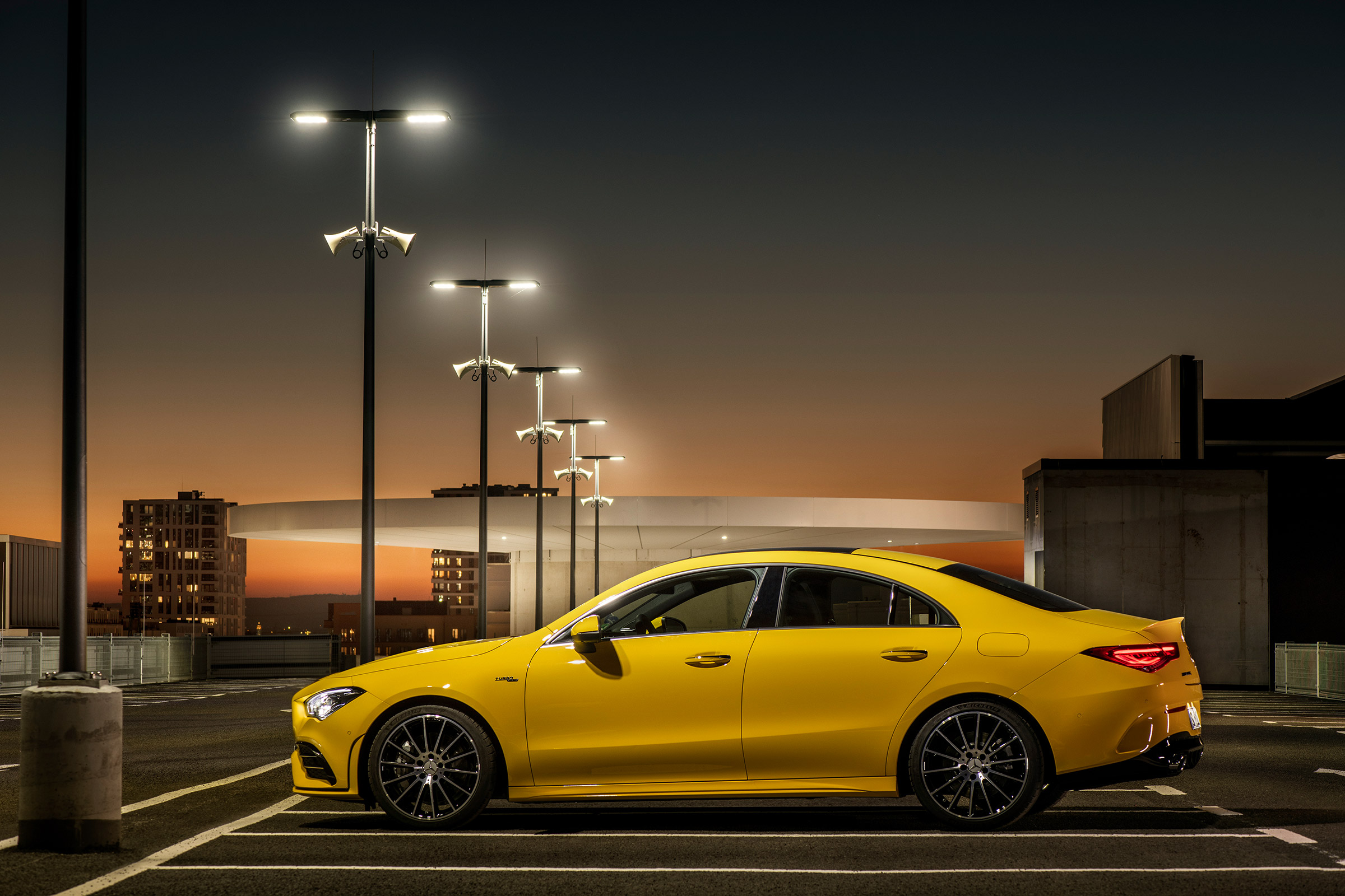 Mercedes-AMG CLA35 - profile