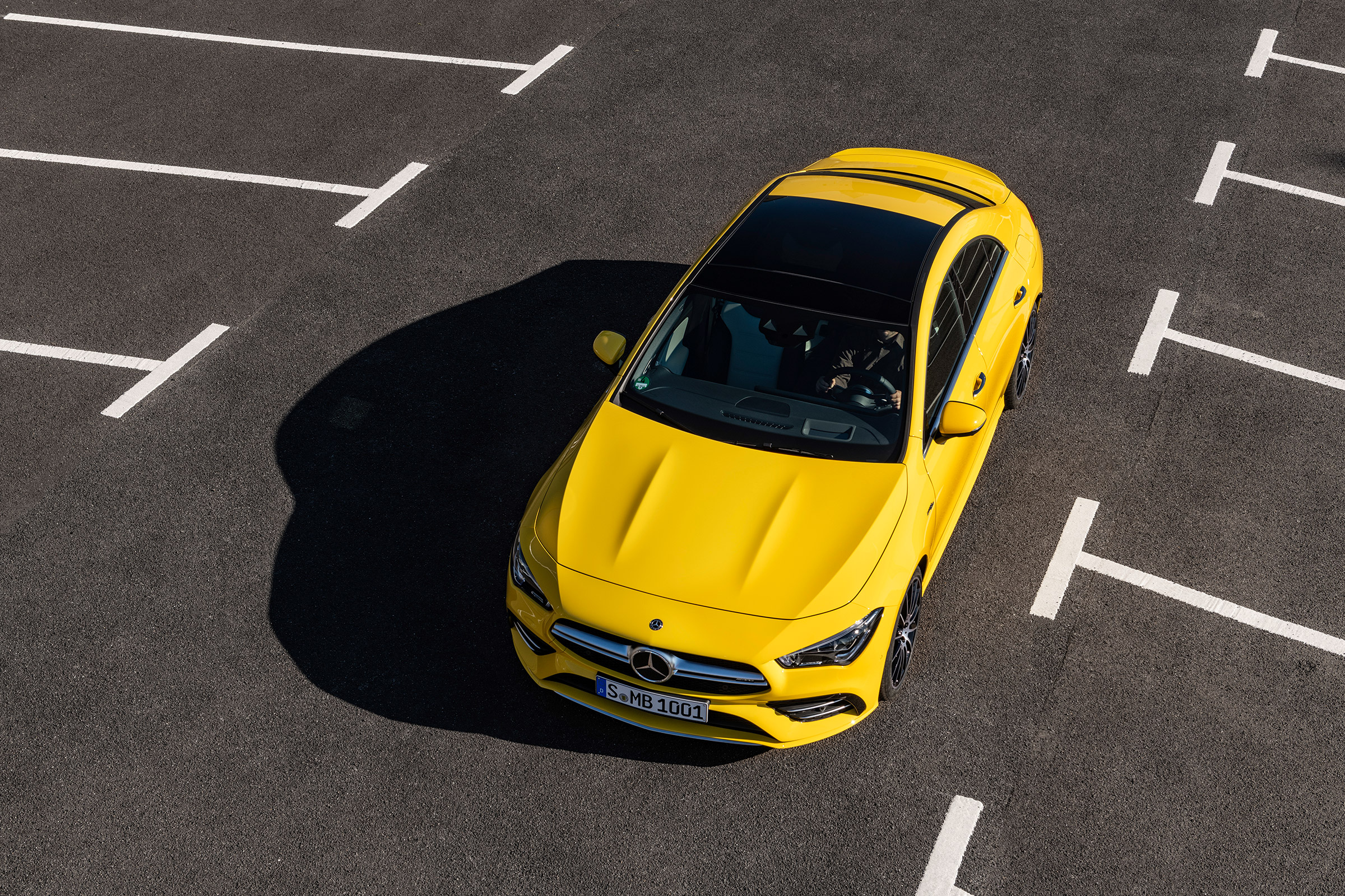 Mercedes-AMG CLA35 - top