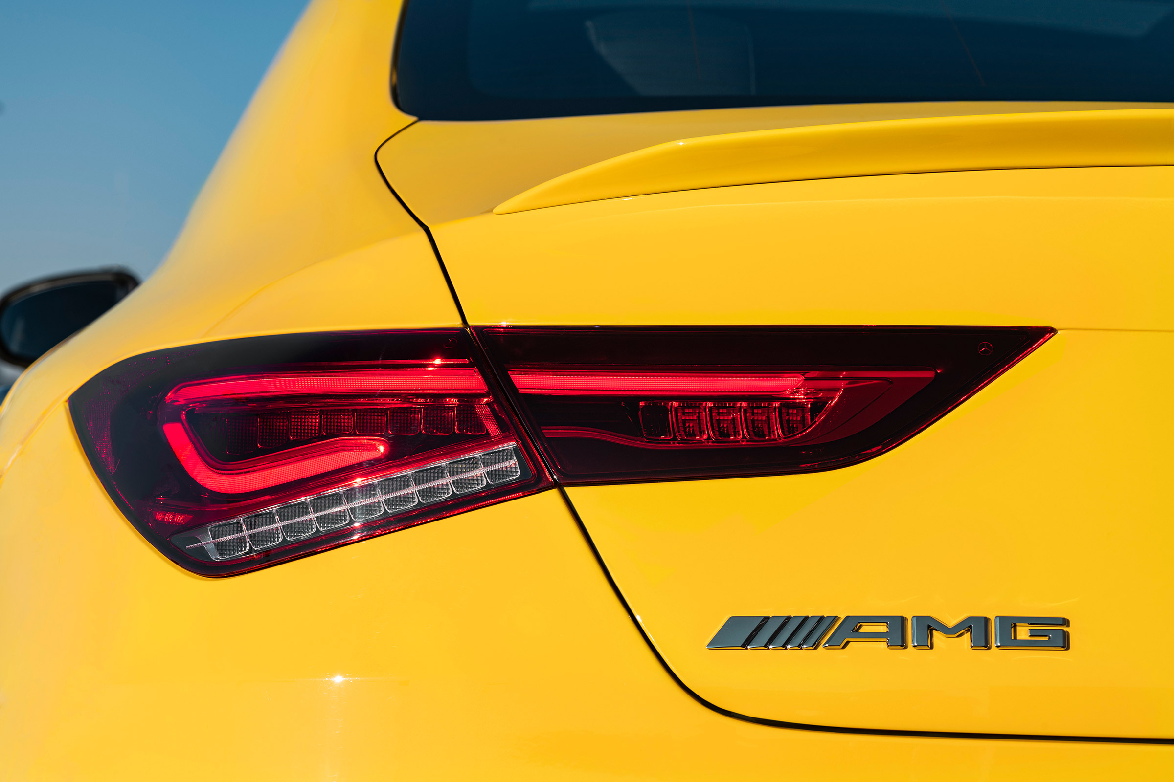 Mercedes-AMG CLA35 - lights