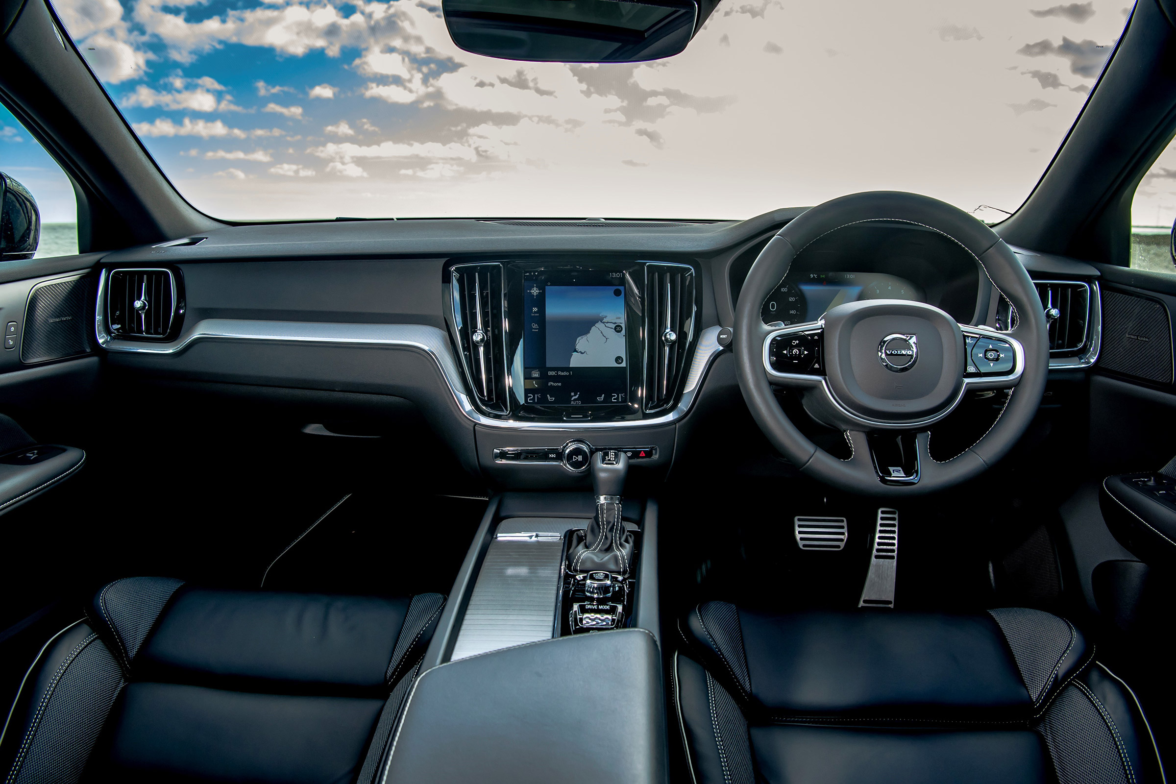 Volvo V60 R-design - interior
