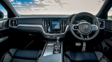 Volvo V60 R-design - interior
