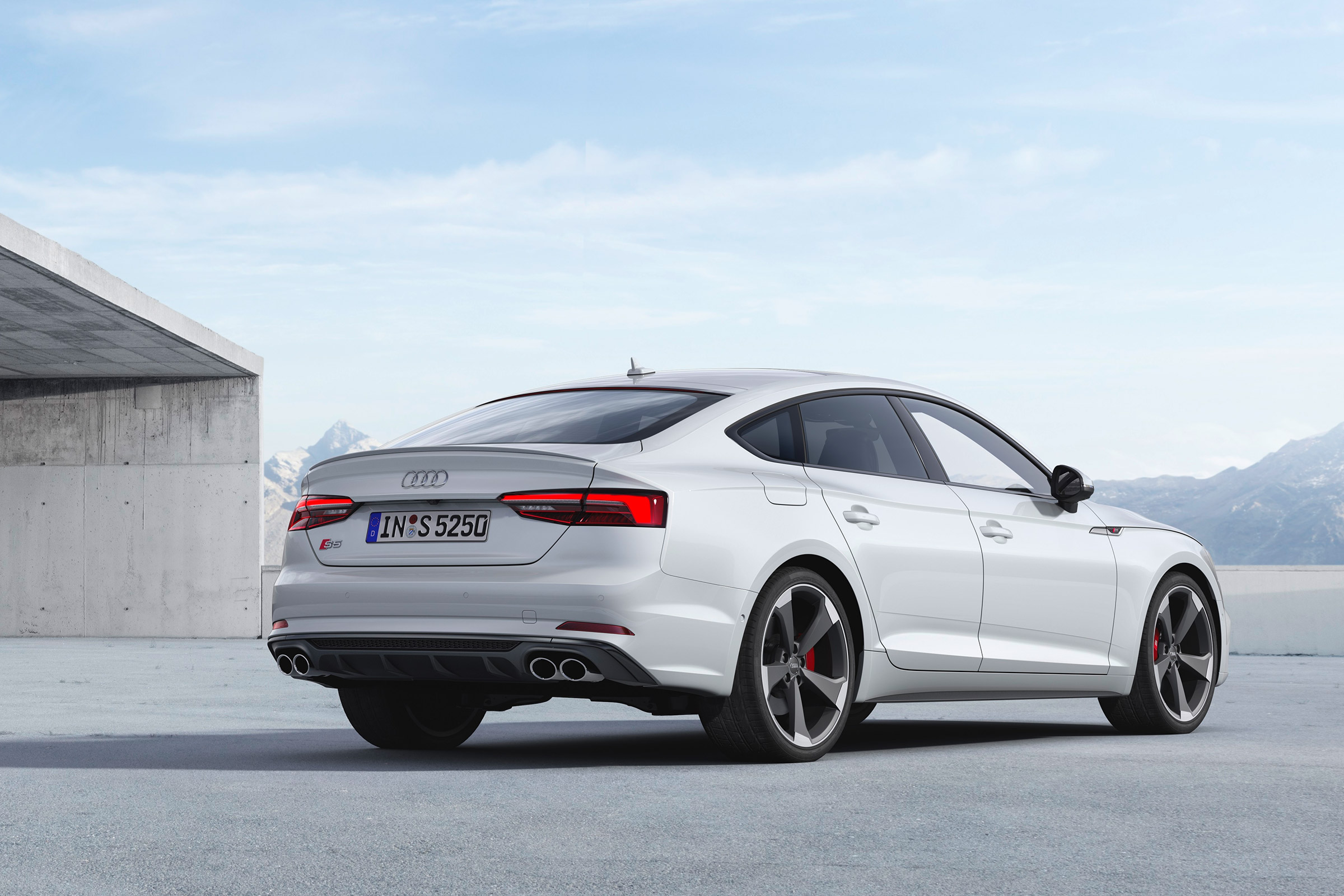 Audi S5 TDI - rear quaretr