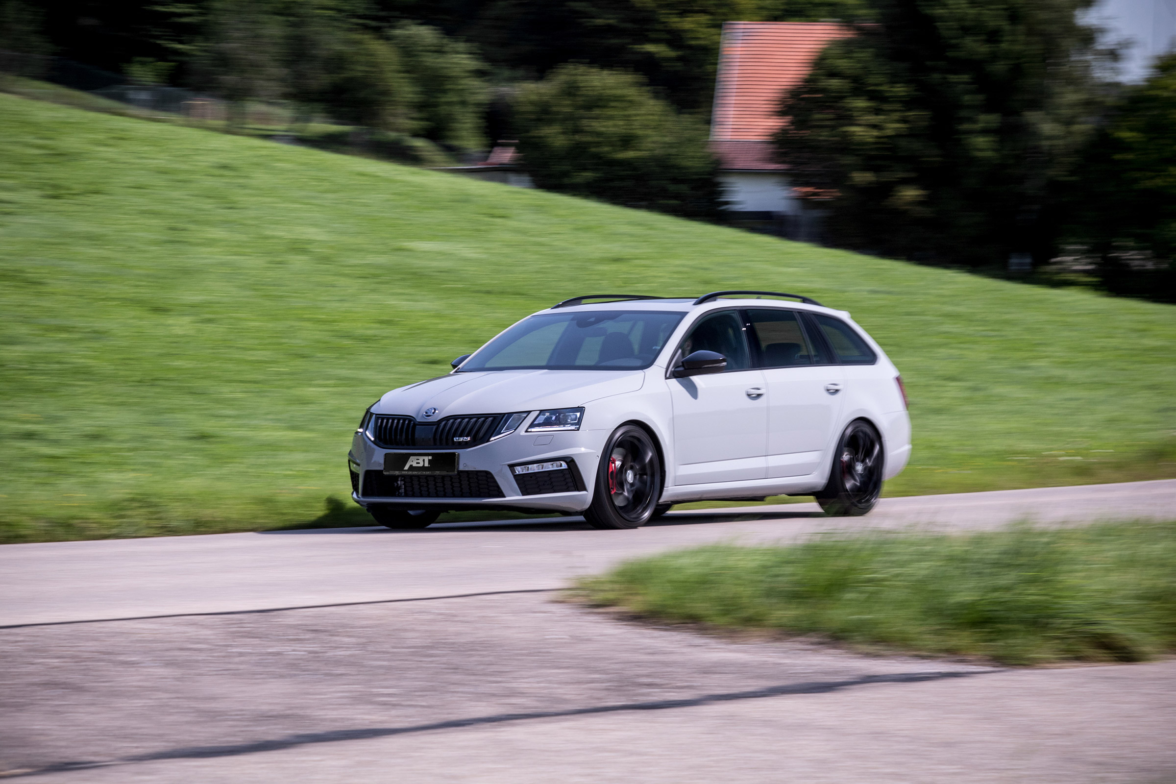 Abt Octavia vRS - front quarter
