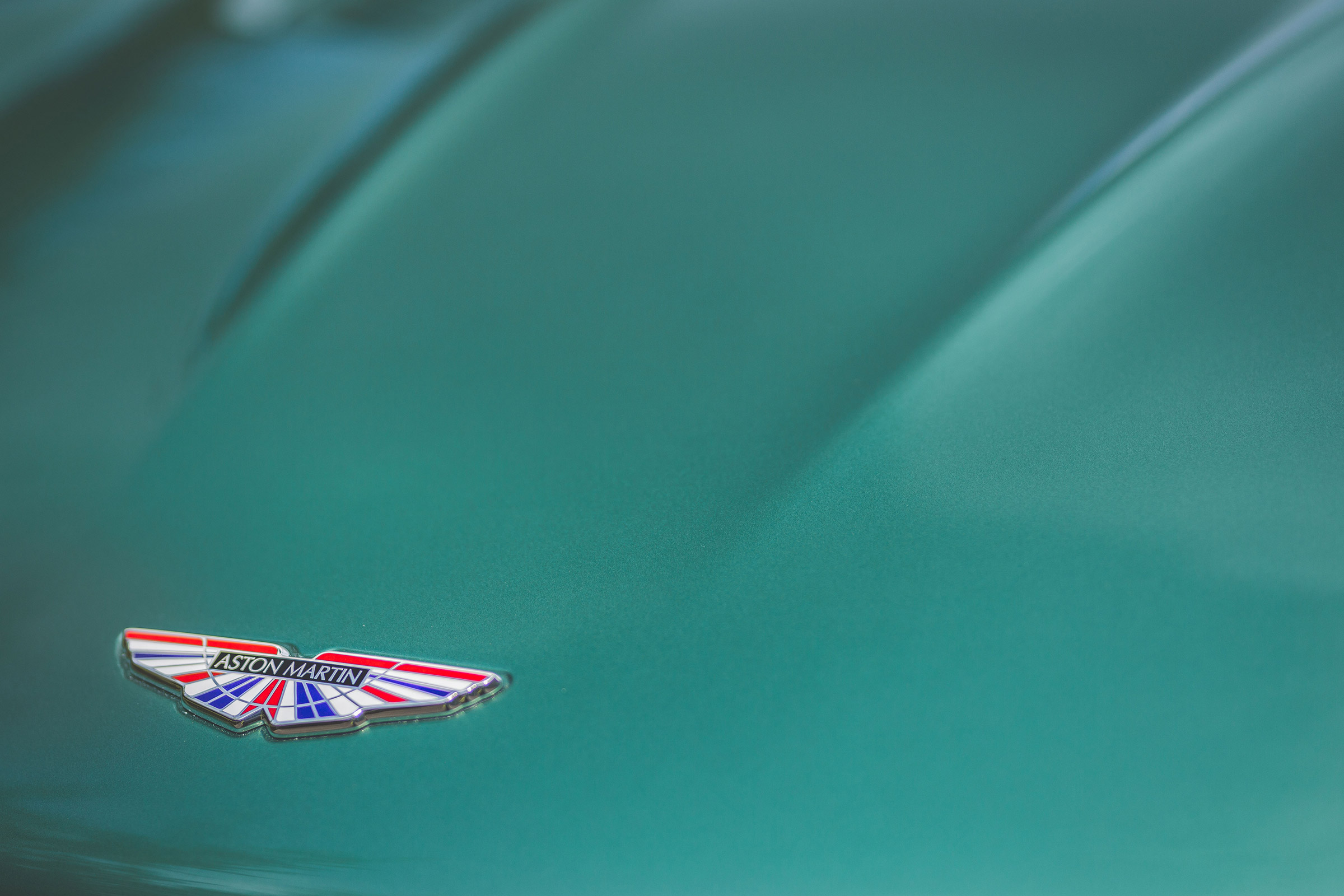 Aston Martin DBS 59 by Q - bonnet