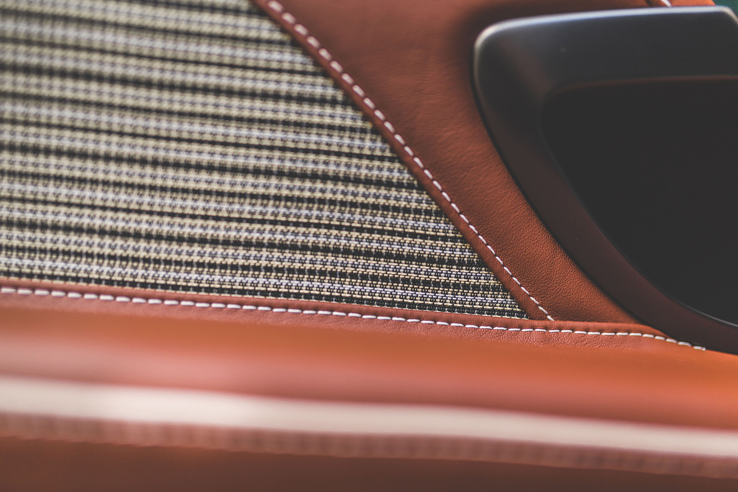 Aston Martin DBS 59 by Q - door