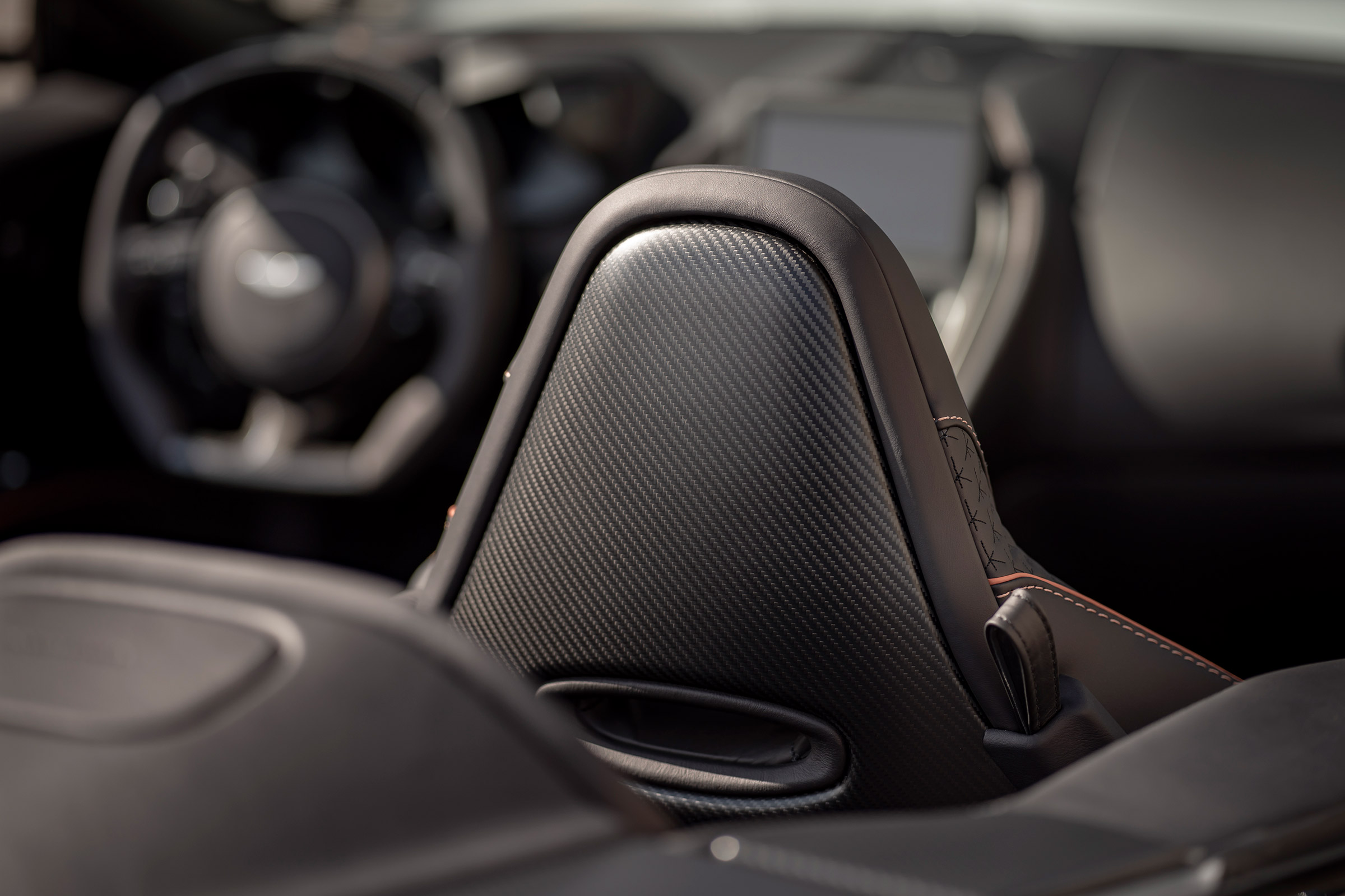 Aston Martin DBS Superleggera Volante - seatback