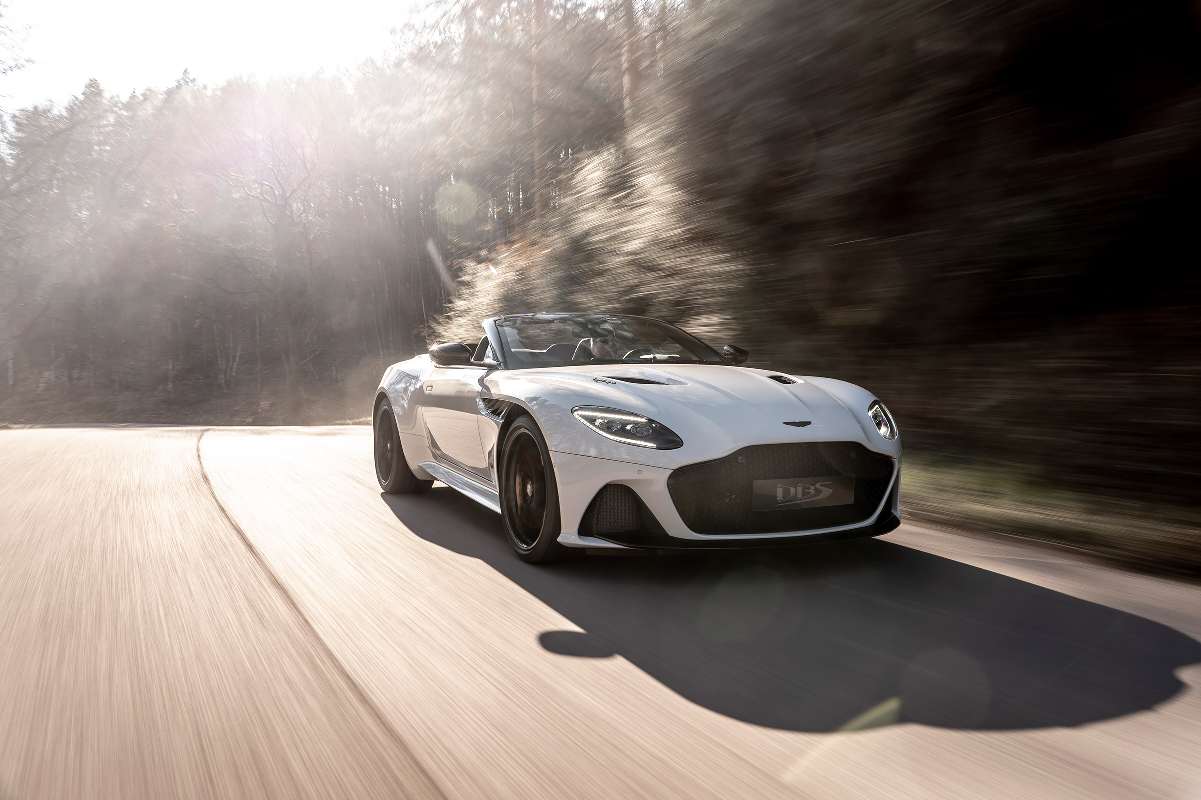 Aston Martin DBS Superleggera Volante - nose