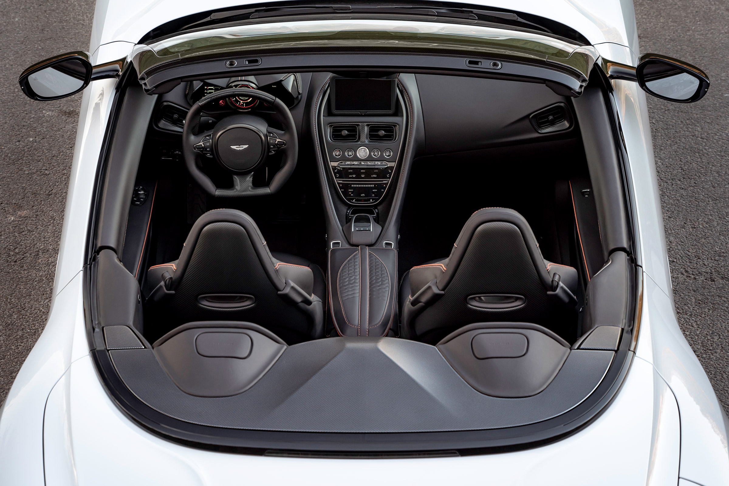 Aston Martin DBS Superleggera Volante - interior