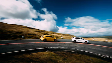 VW GTI TCR vs Megane RS Trophy - cornering
