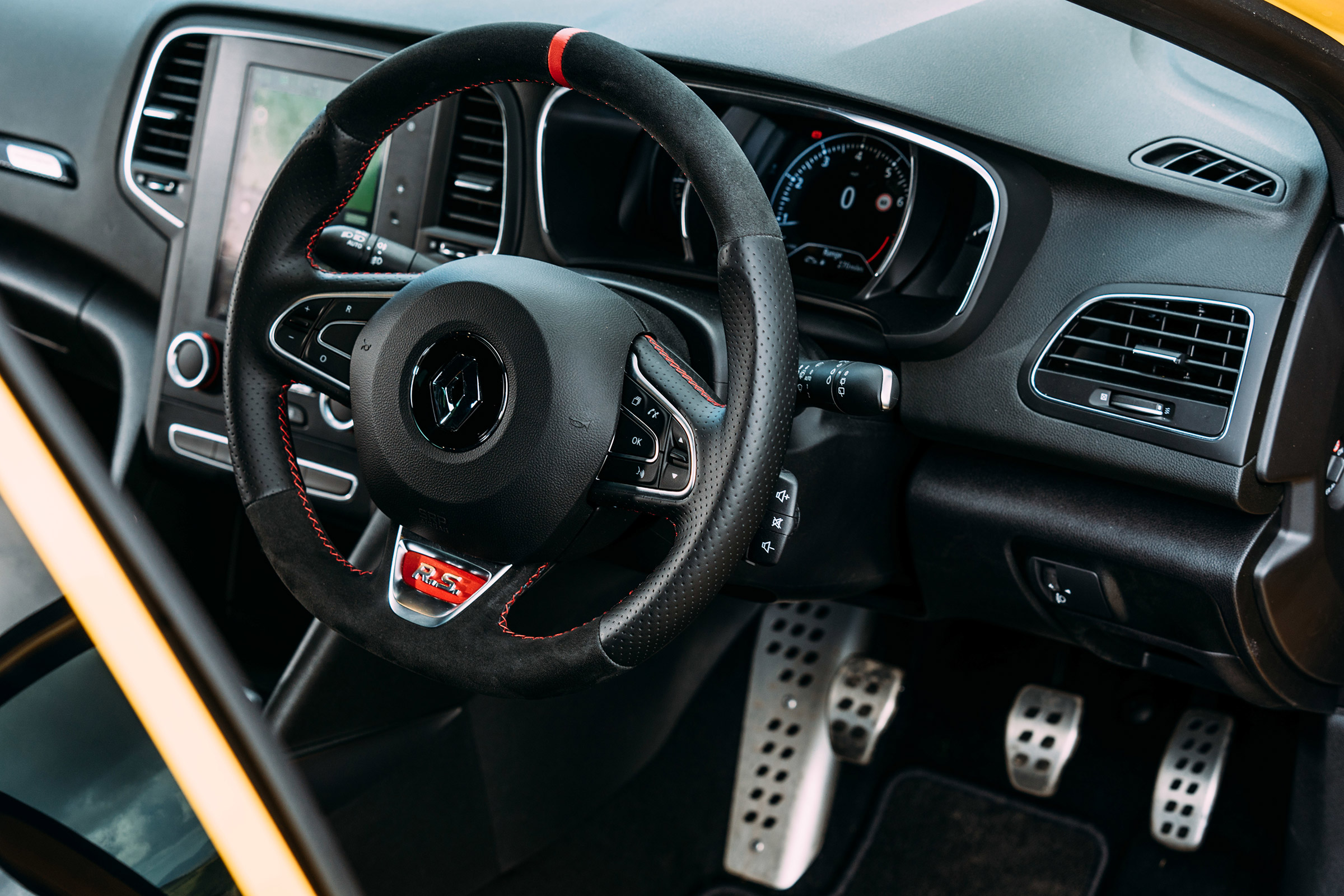 VW GTI TCR vs Megane RS Trophy - interior