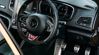 VW GTI TCR vs Megane RS Trophy - interior