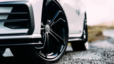 VW GTI TCR vs Megane RS Trophy - wheels
