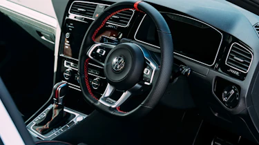 VW GTI TCR vs Megane RS Trophy - dash