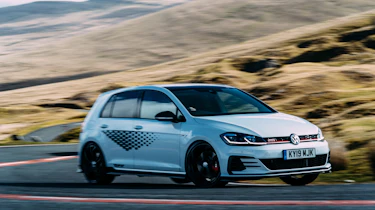 VW GTI TCR vs Megane RS Trophy - turnin