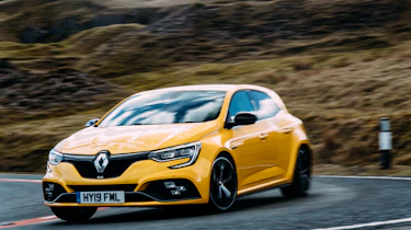 VW GTI TCR vs Megane RS Trophy - turn