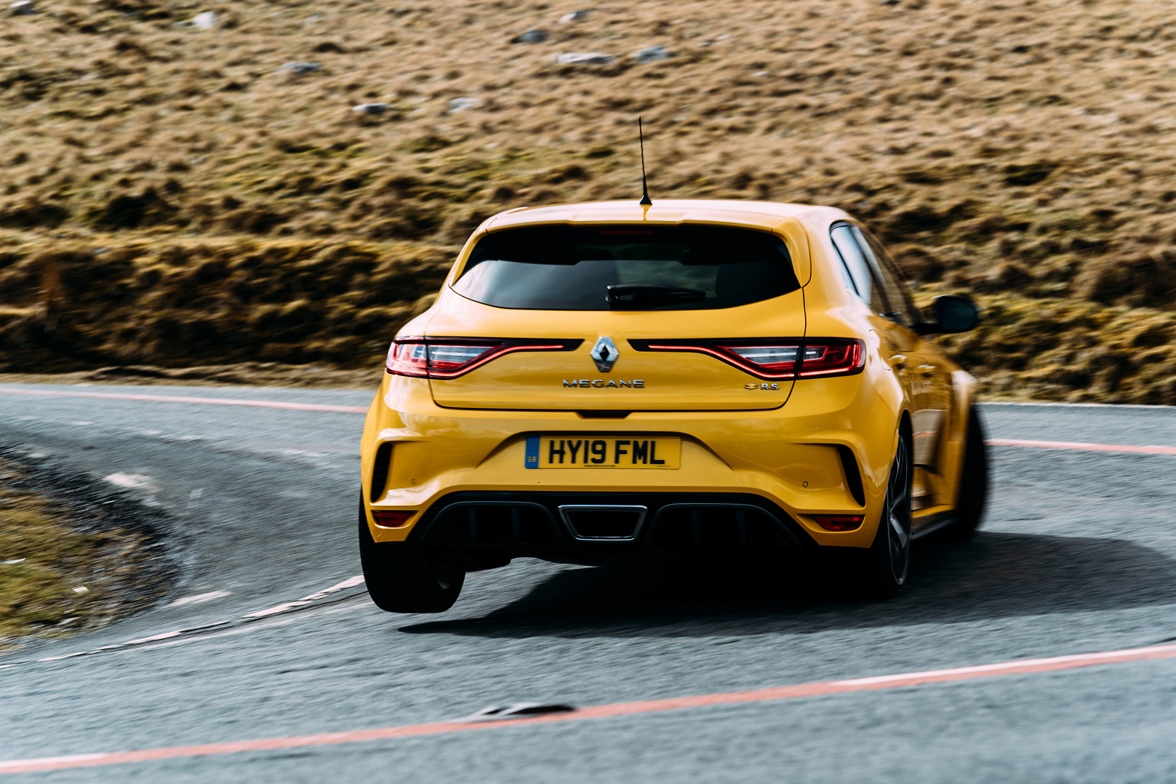 VW GTI TCR vs Megane RS Trophy - wheel