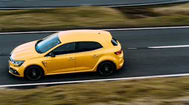 VW GTI TCR vs Megane RS Trophy - roof