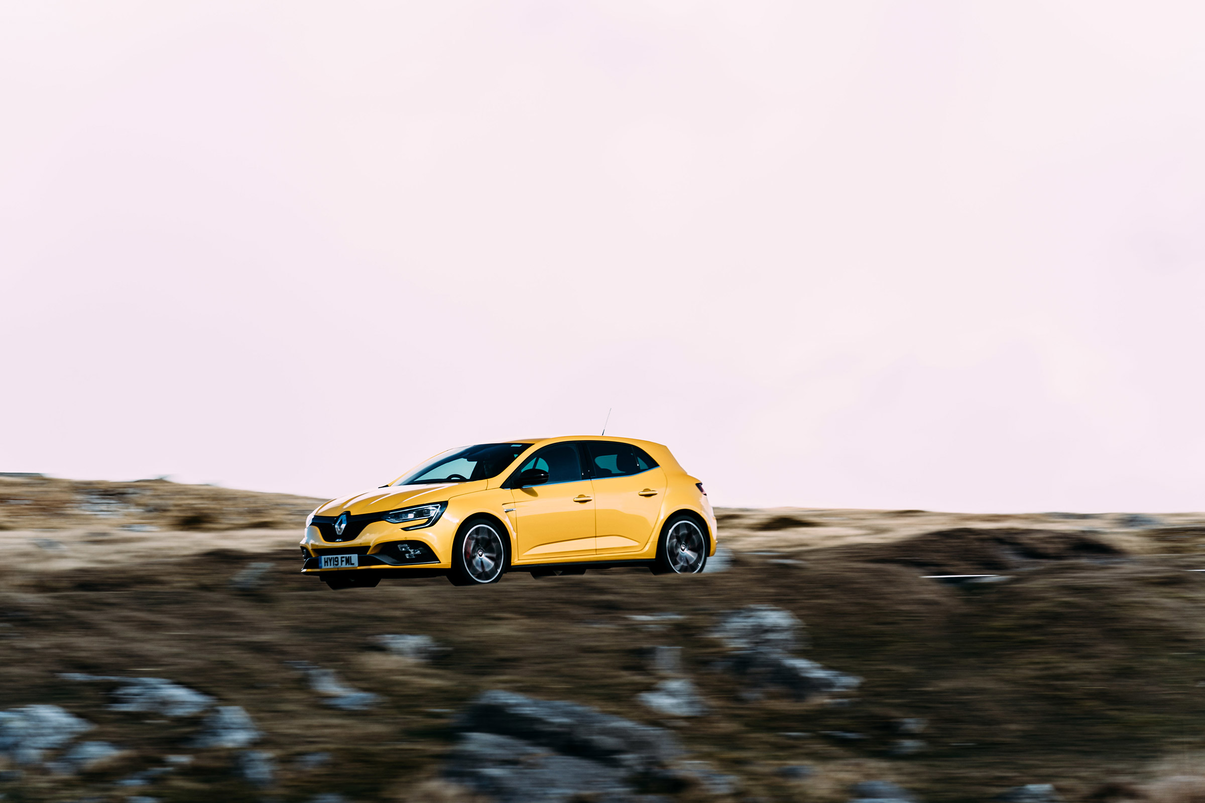 VW GTI TCR vs Megane RS Trophy - side