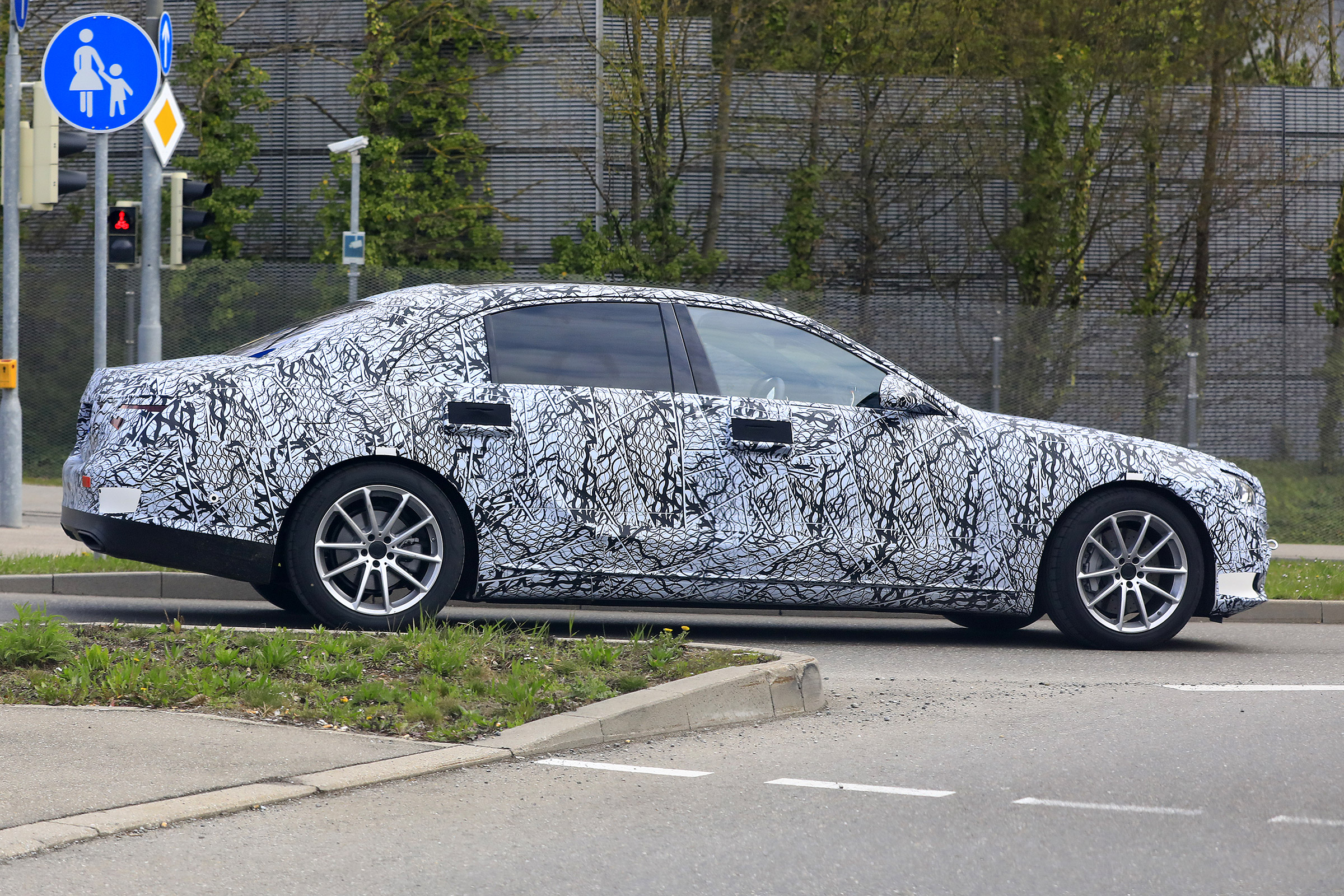Mercedes S-Class 2020 - side